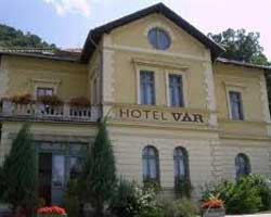 Vár Hotel